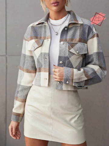 Chic Women's Plaid Crop Overcoat: 2024 Winter-Autumn, Woolen Material, Lapel Design