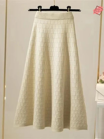 Elevate Your 2024 Autumn/Winter Fashion with Our Knitted Skirt